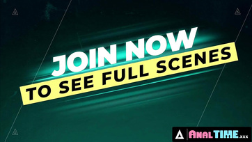 Die ausgehungerte rothaarige Schönheit wärmte ihren Arsch mit ihrem Dildo vor dem Analsex auf Thumb