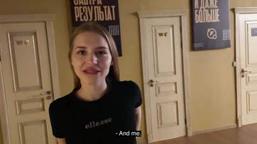 Sie hatten einen schnellen Fick auf der Toilette im Fitnessstudio mit dem blonden russischen Mädchen, und jeden Moment hätten sie erwischt werden können Thumb
